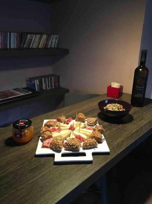 Cozy Loft With Jazz Notes In Kolonaki Lägenhet Aten Exteriör bild
